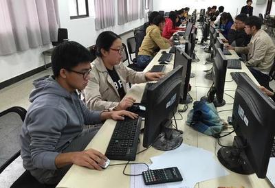 最適合貧困生報(bào)考的4個(gè)大學(xué)專業(yè)，就業(yè)前景廣闊，薪資優(yōu)厚